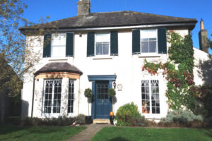 Painting vintage house